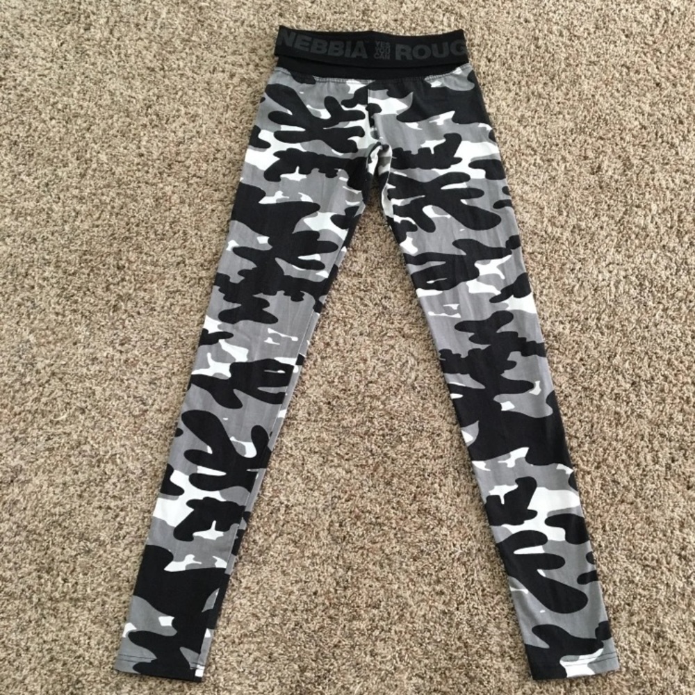 Nebbia White Camo booty scrunch Leggings
